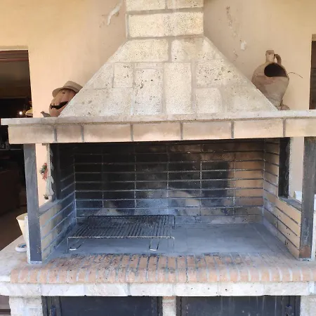דירה British Wood 'n Stone House