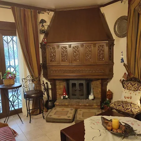 British Wood 'n Stone House Thessaloniki