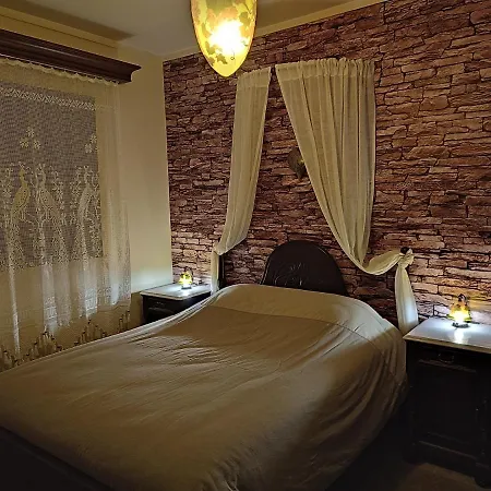 British Wood 'n Stone House Apartment *