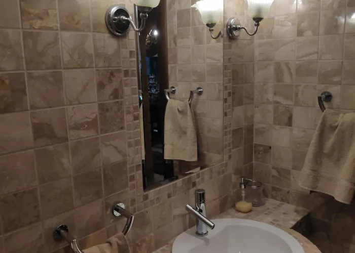 شقة British Wood 'n Stone House سالونيك
