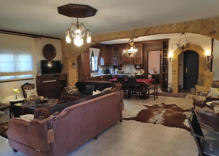 شقة British Wood 'n Stone House سالونيك