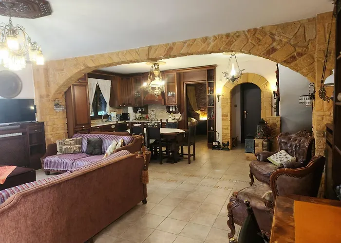 British Wood 'n Stone House شقة سالونيك