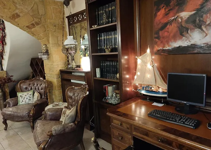 British Wood 'n Stone House Saloniki